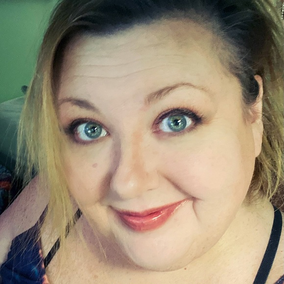 Meet your Posher, Julie - Picture 3 of 3